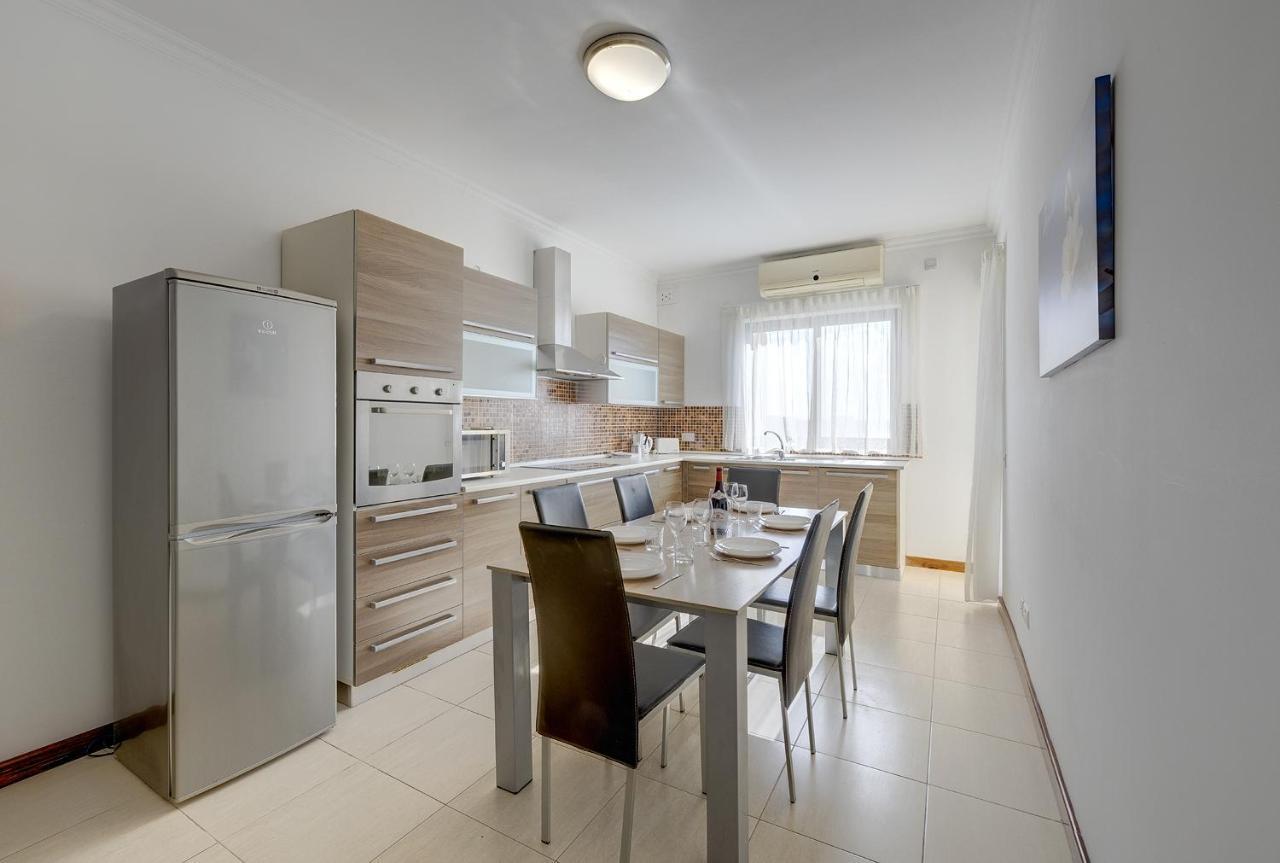 Modern 3 Bedroom Apartment In Central Sliema Ngoại thất bức ảnh