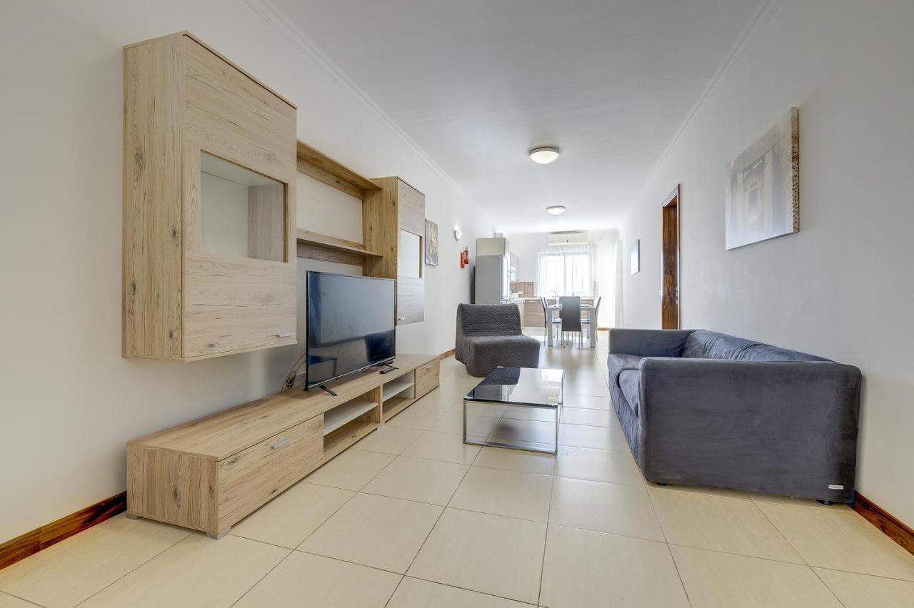 Modern 3 Bedroom Apartment In Central Sliema Ngoại thất bức ảnh