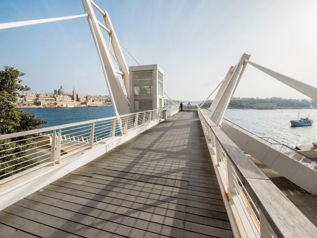 Modern 3 Bedroom Apartment In Central Sliema Ngoại thất bức ảnh