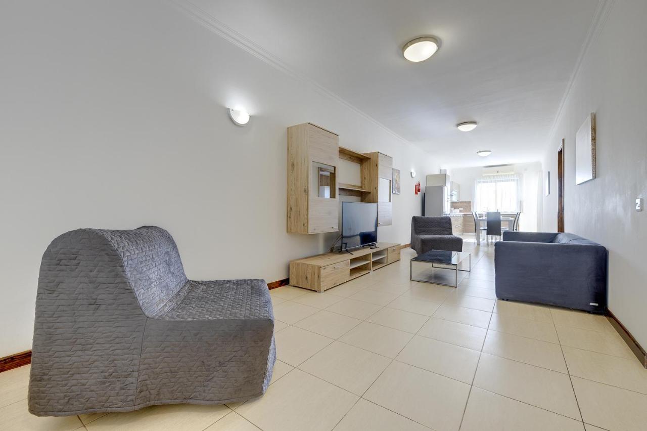 Modern 3 Bedroom Apartment In Central Sliema Ngoại thất bức ảnh